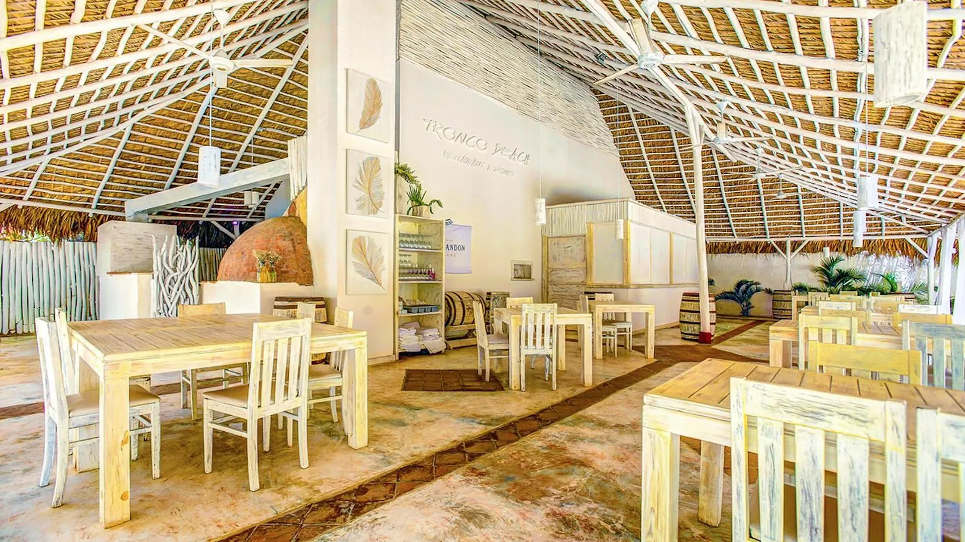 Tropicana Suites Deluxe Beach Club And Pool - Playa Los Corales Punta Cana