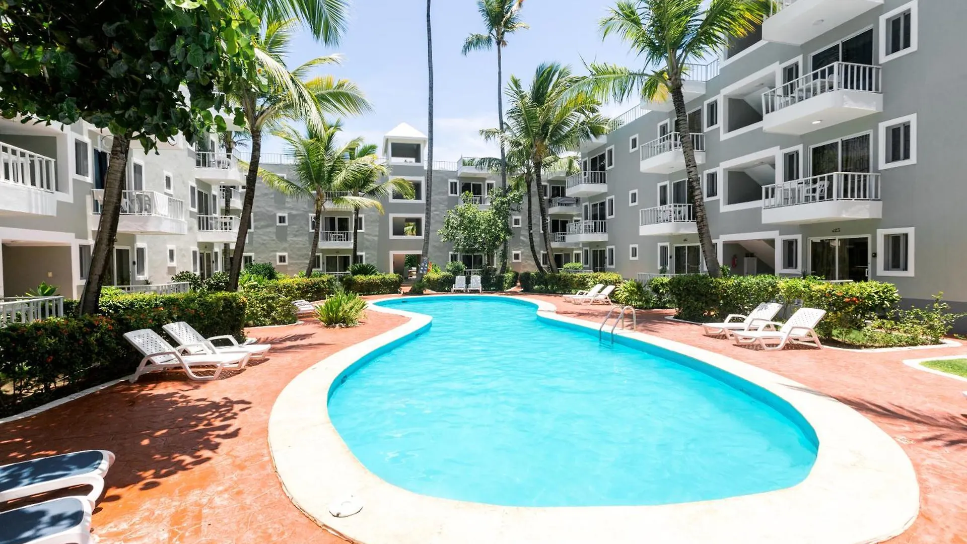 Tropicana Suites Deluxe Beach Club And Pool - Playa Los Corales Punta Cana
