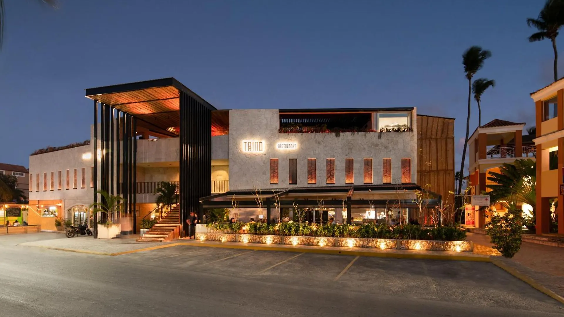 Hotel Tropicana Suites Deluxe Beach Club And Pool - Playa Los Corales Punta Cana