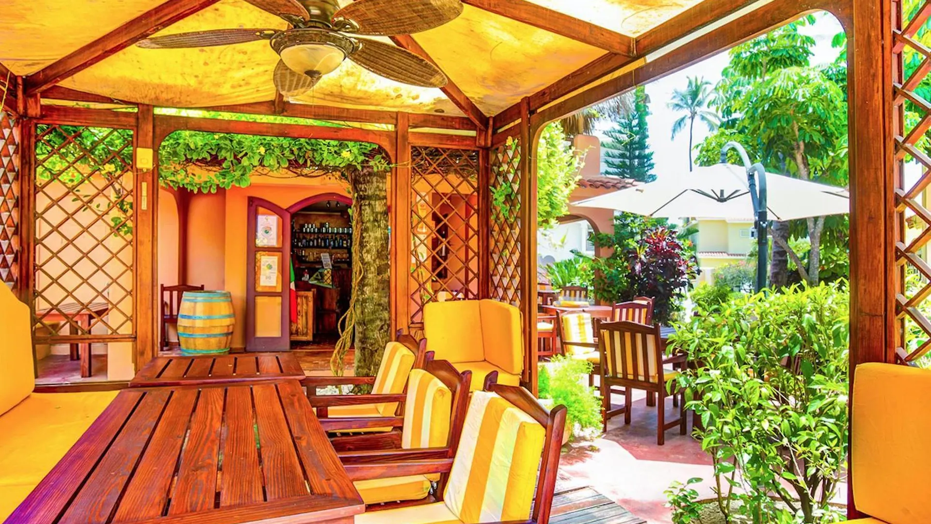 Tropicana Suites Deluxe Beach Club And Pool - Playa Los Corales Punta Cana 5*,