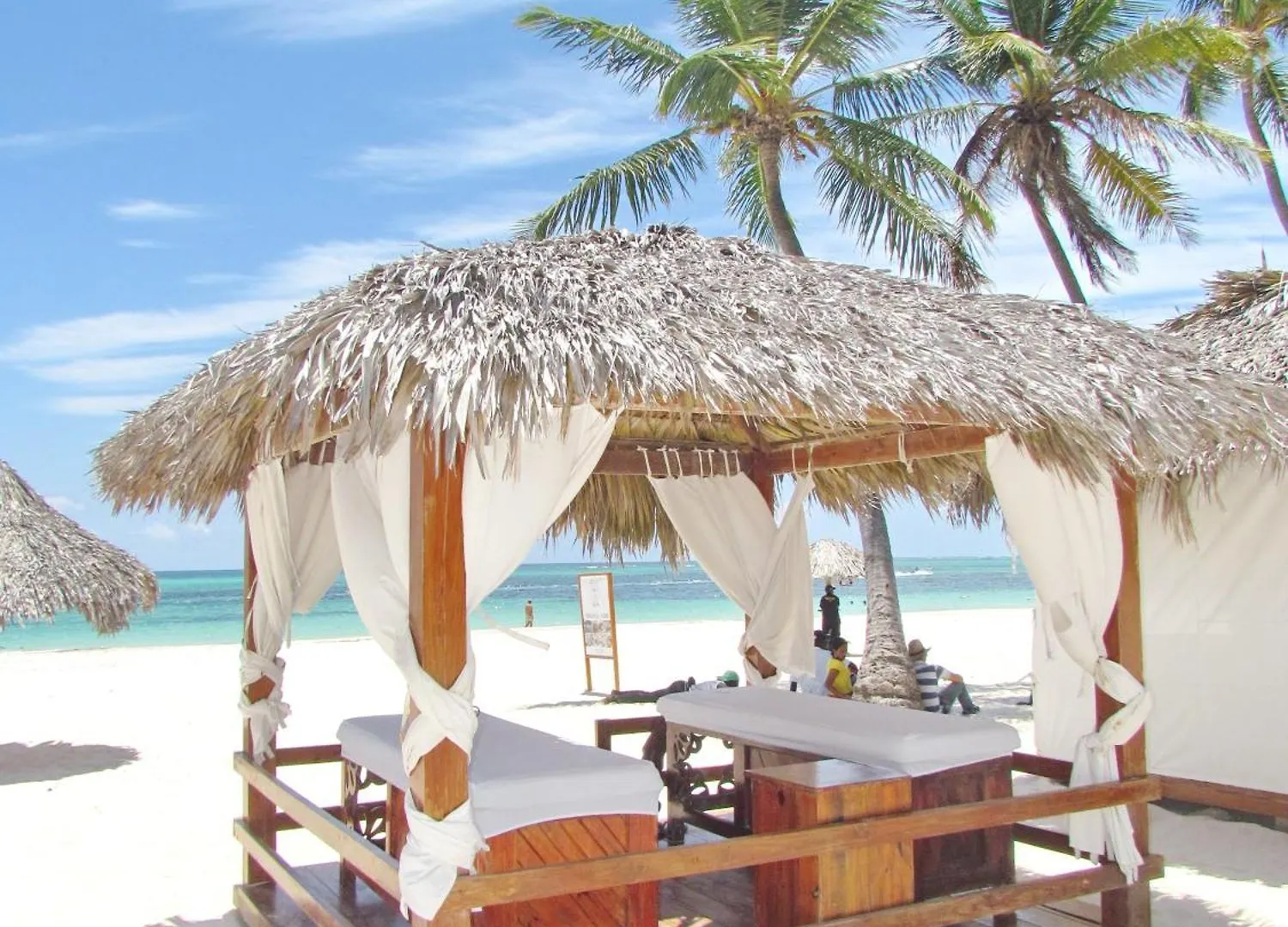 Hotel Tropicana Suites Deluxe Beach Club And Pool - Playa Los Corales Punta Cana