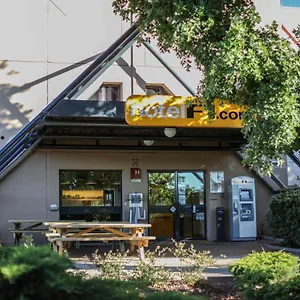 https://hotelf1-le-luc-le-cannet-des-maures.fr-provencehotel.com